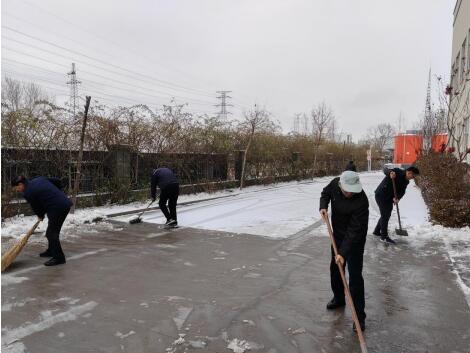 瑞雪兆有年，，，，扫雪保清静